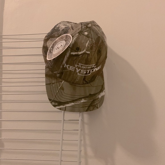 Men’s hat - Picture 1 of 3